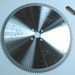 Sierra circular para máquinas industriales para materiales no ferrosos y plásticos con ángulo negativo -6º